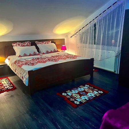 La Mama Siriu Hotel Lunca Jaristei Bagian luar foto