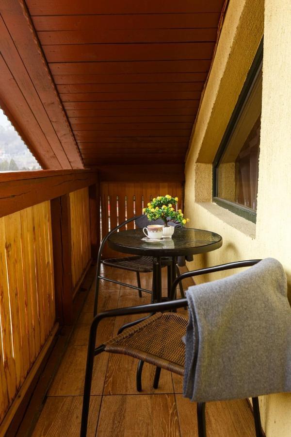 La Mama Siriu Hotel Lunca Jaristei Bagian luar foto
