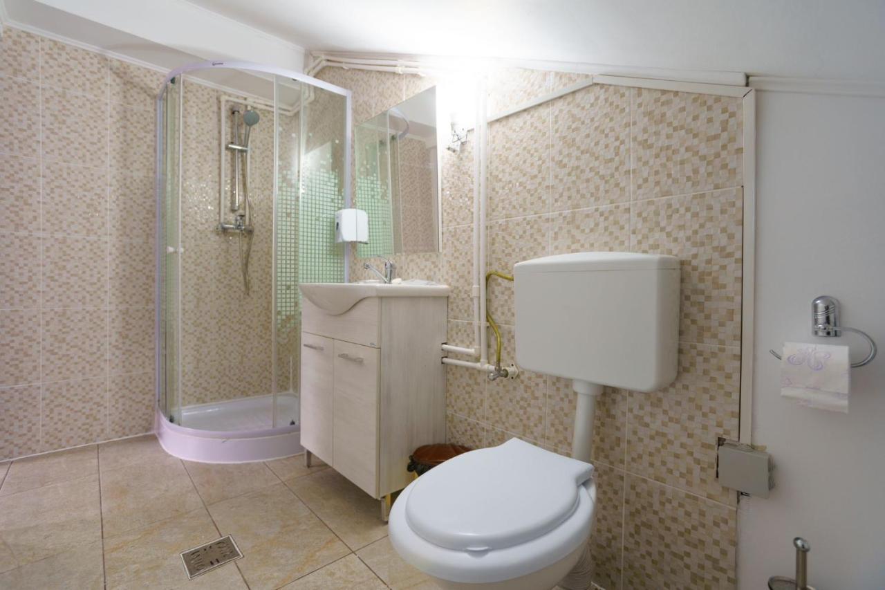 La Mama Siriu Hotel Lunca Jaristei Bagian luar foto